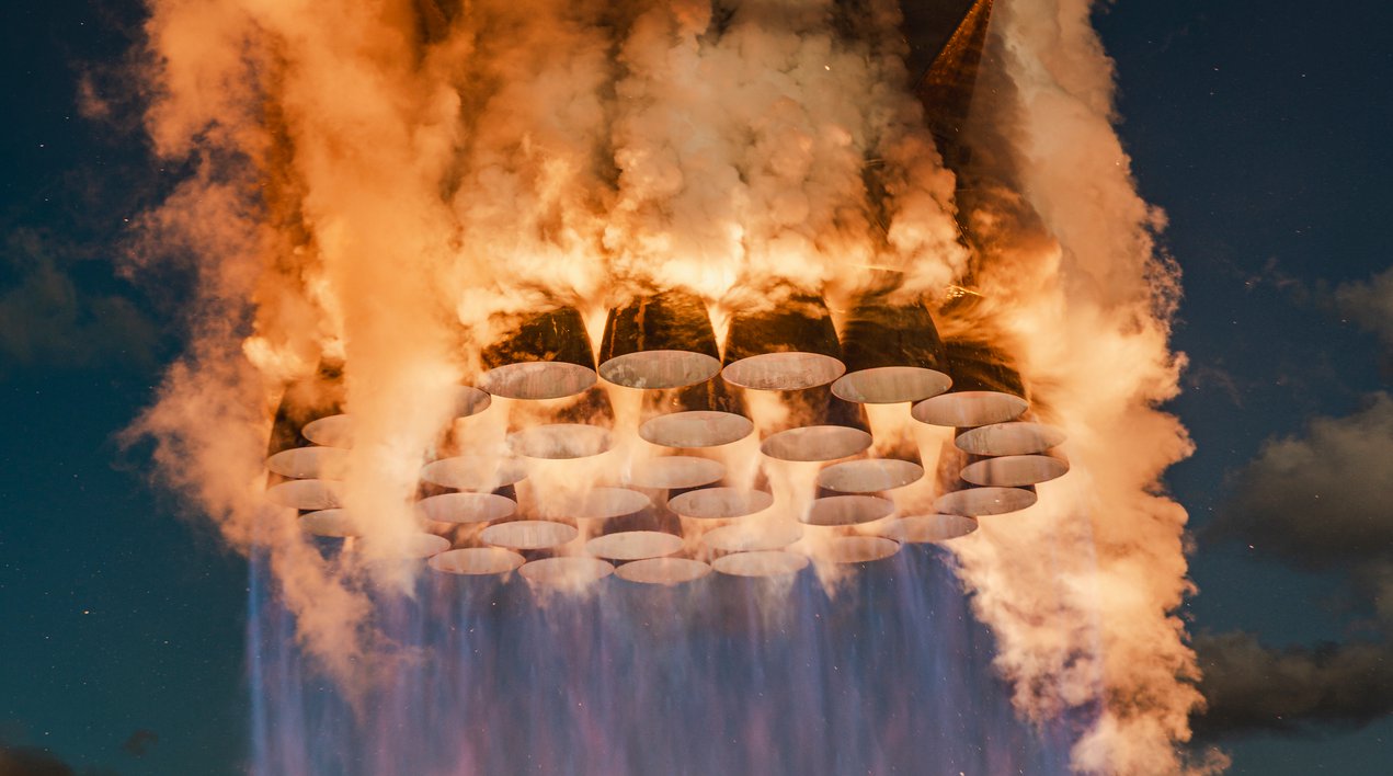 Los motors Raptor del Super Heavy en accion